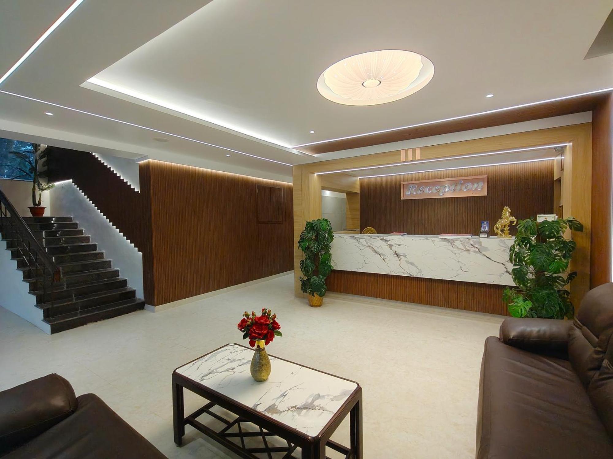 Hotel Seagate Веланканни Экстерьер фото