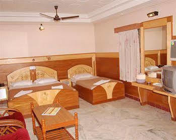 Hotel Seagate Веланканни Экстерьер фото