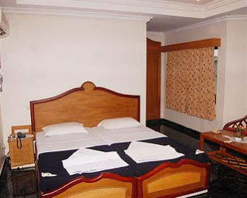 Hotel Seagate Веланканни Экстерьер фото